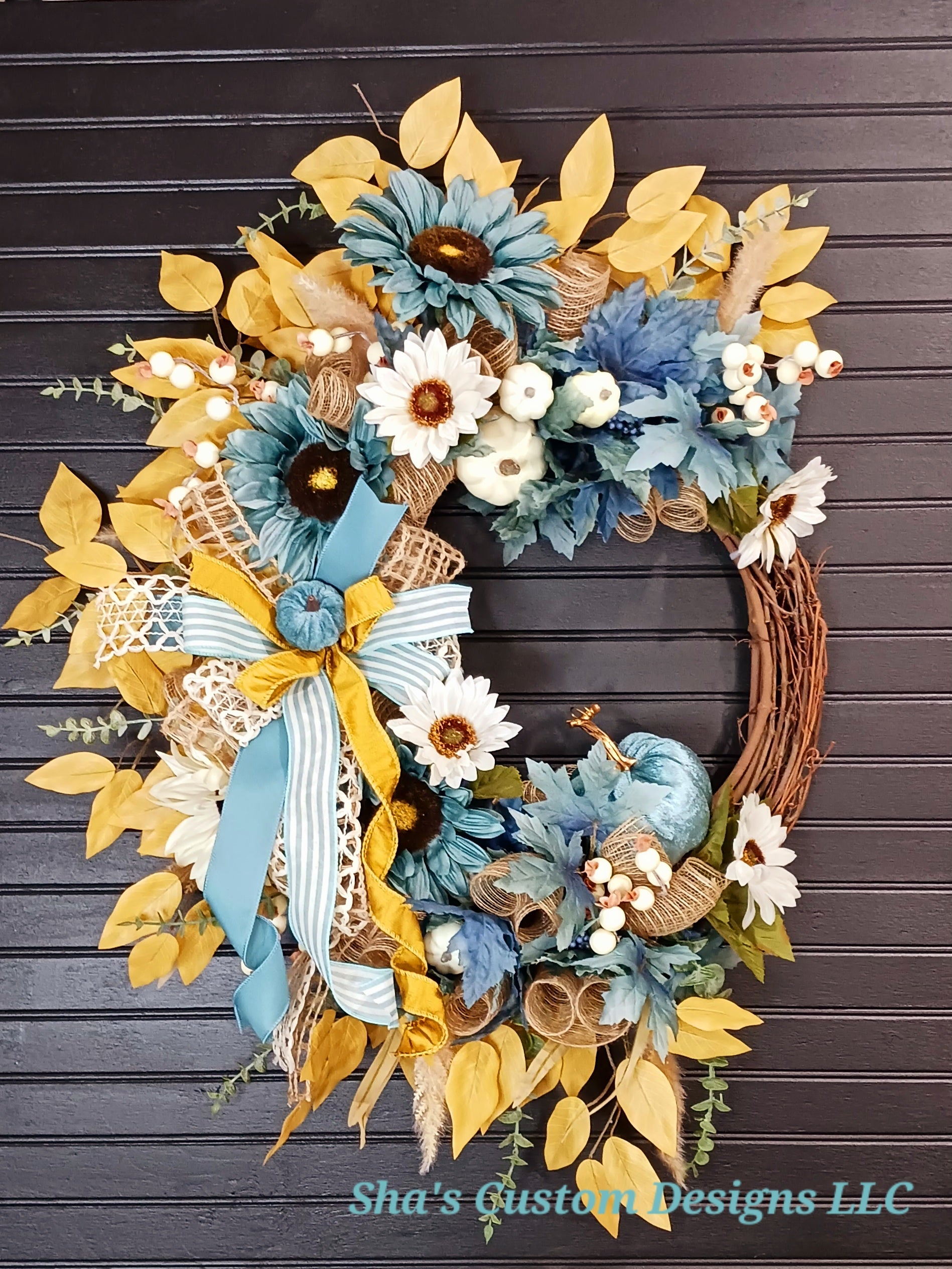 Blue Pumpkin Grapevine Wreath: Autumn Floral Decor
