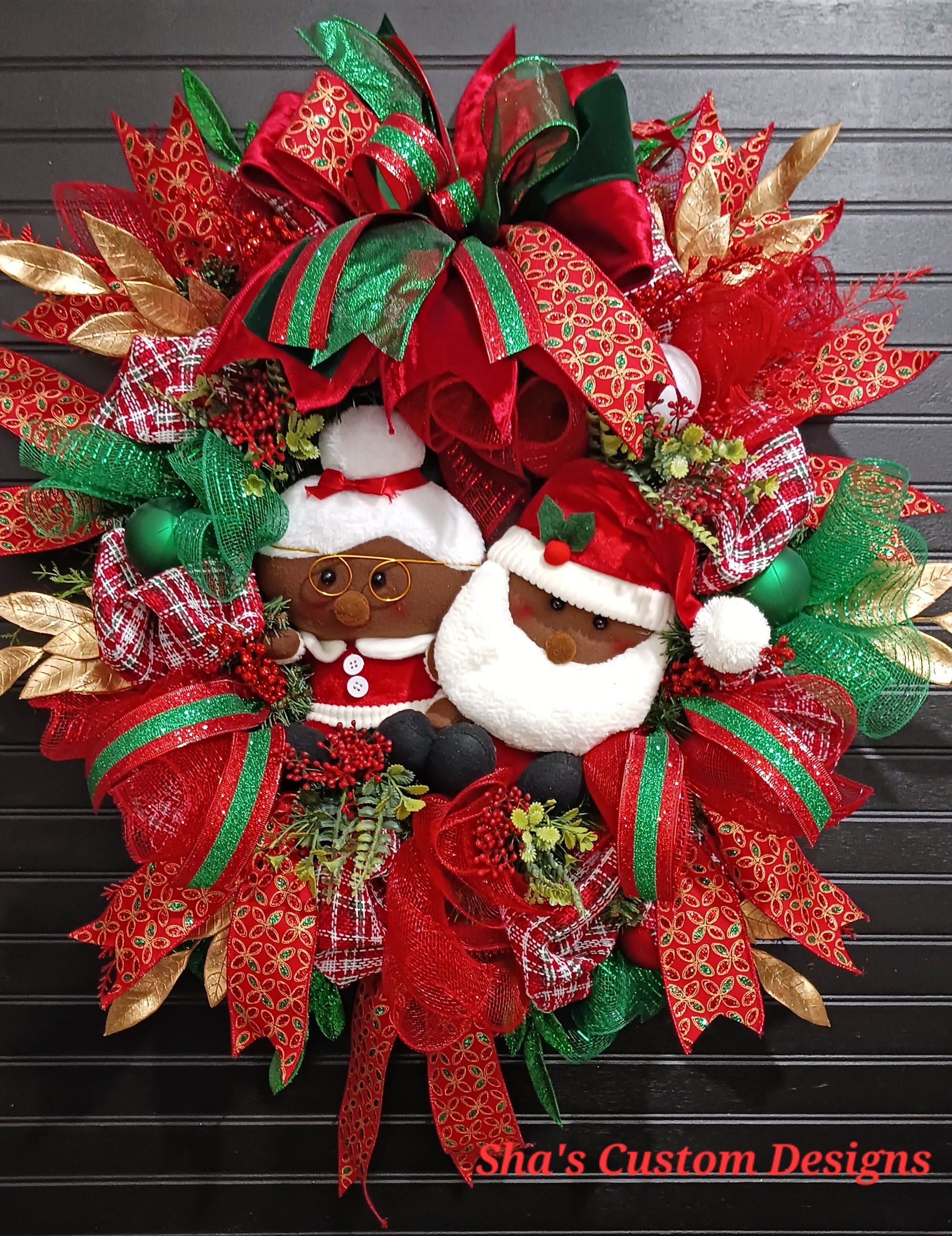 Mr. & Mrs. Santa Christmas Wreath: Festival Holiday Decor