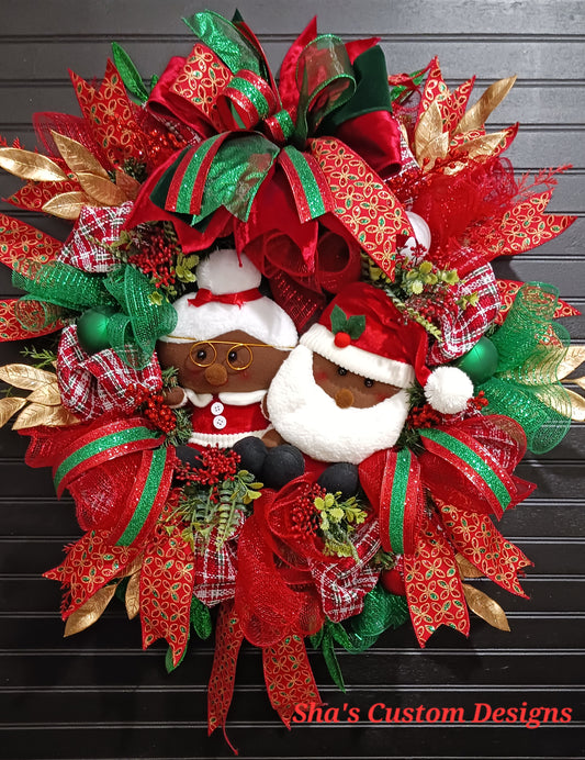 Mr. & Mrs. Santa Christmas Wreath: Festival Holiday Decor