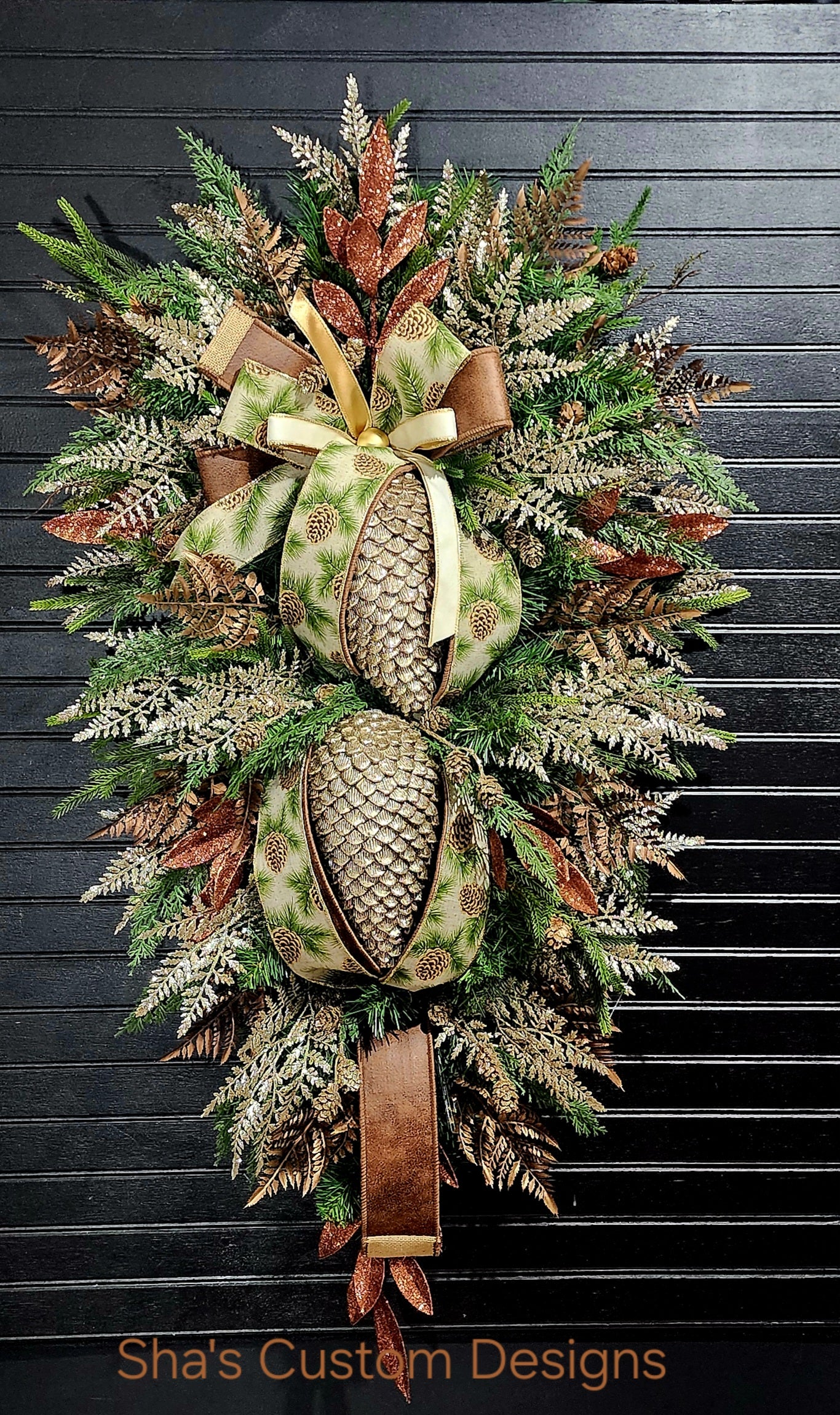 Georgia Brown Pine: Pinecone Glitter Swag